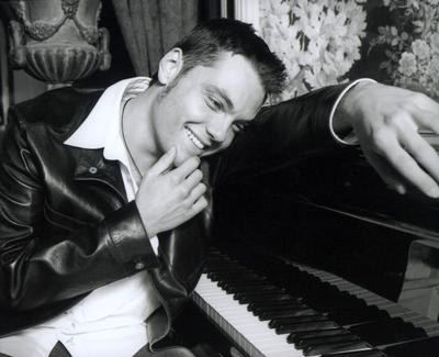 Tiziano Ferro gossip: Si lascia con il fidanzato e cade in depressione tiziano ferro gossip news