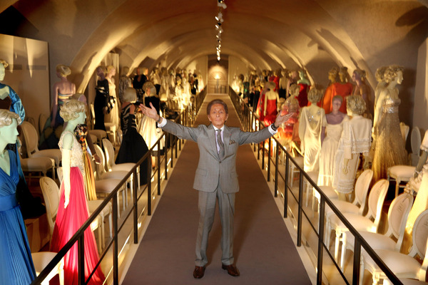 Valentino: Mostra “Master of Couture” nella Somerset House di Londra