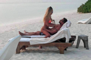 Andrea Perone e la sua nuova fidanzata Laura Cremaschi alle Maldive