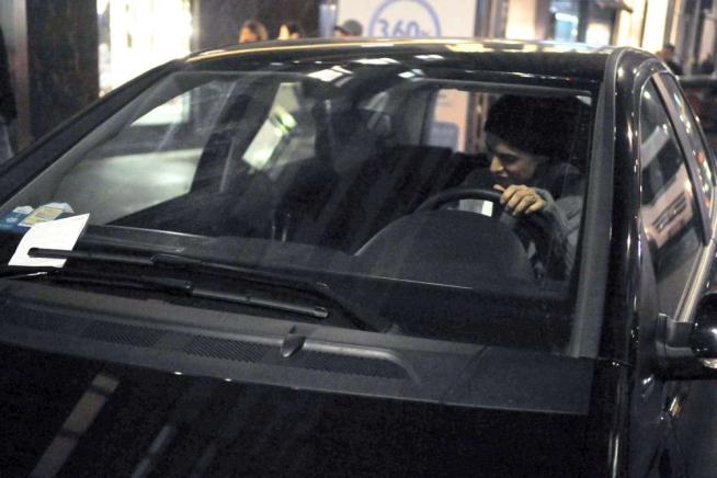 Elisabetta Canalis: Shopping con multa a Milano
