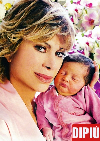 Carmen Russo e la figlia Maria