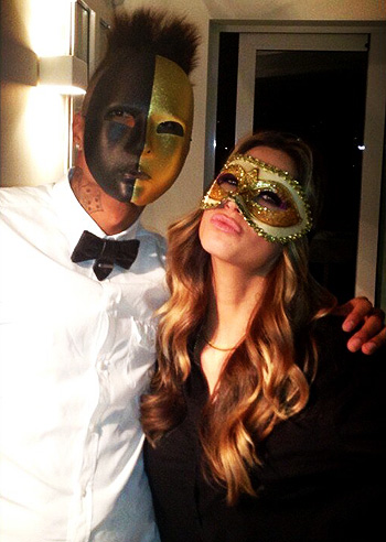 Compleanno in maschera per Melissa Satta insieme a Boateng