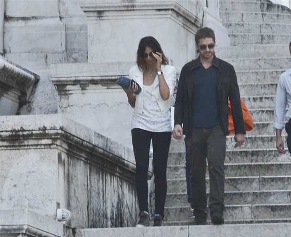 Madalina Ghenea: Vacanze romane con il fidanzato Gerard Butler foto