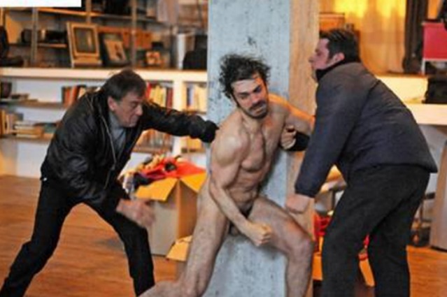 Luca Argentero: Nudo sul set del suo ultimo film Cha cha cha 