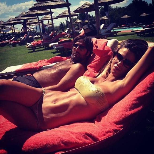 Claudia Galanti in bikini a Cala di Volpe estate 2013