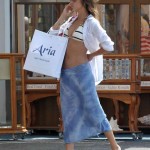 elisabetta canalis in bikini fa shopping a capri vacanze 2013 foto5