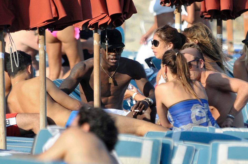 Mario Balotelli e Fanny: Vacanze 2013 separate