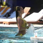 jennifer nicole lee hot bikini 2013 in piscina foto2