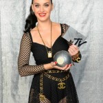 Mtv Ema 2013: Katy Perry sfoggia tre stili diversi e vince il premio Best Female