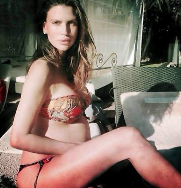 Claudia Galanti in bikini a Marrakech Capodanno 2014