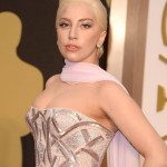 Lady Gaga veste Versace nella notte degli Oscar 2014