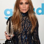 Jennifer Lopez ai GLAAD Media Awards premio