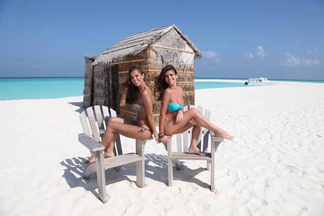 Blue Beach Paradise Story è la nuova trasmissione condotta da Alessia Reato e Alessia Ventura su Rete 4