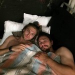 James Franco a letto con l'amico Keegan Allen