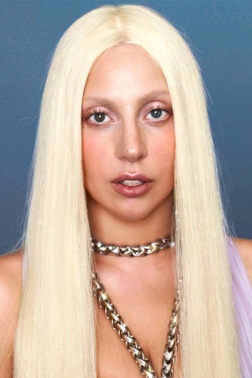 Lady Gaga, la pop star al fotoritocco con Versace