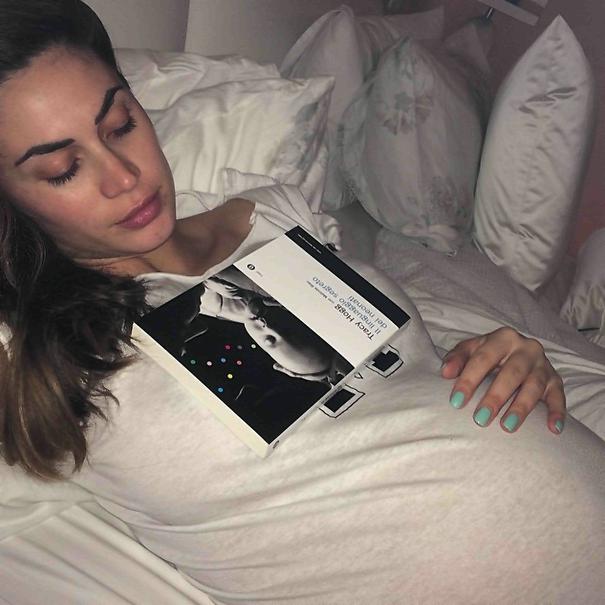 Melissa Satta sta per partorire, ultime fodo del pancione 