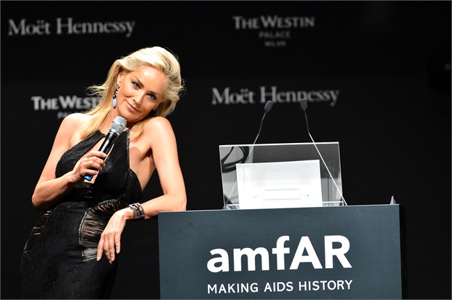 Sharon Stone al galà dell'amfAR foto