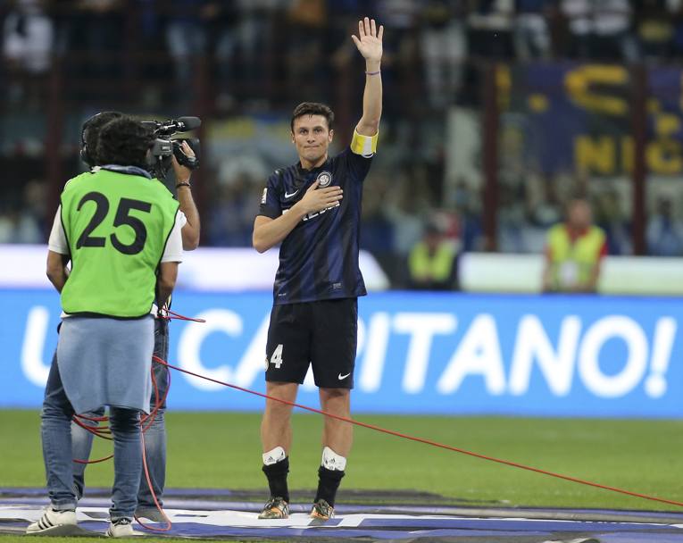 Javier Zanetti festeggiamenti a San Siro, il capitano dell'Inter diventa dirigente