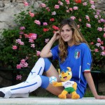 Elisabetta Pellini con Fuleco, l'armadillo, mascotte dei Mondiali Brasile 2014