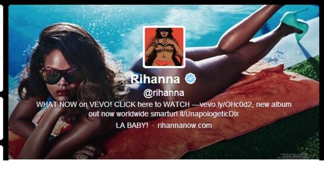 Rihanna censurata da Instagram per la foto in topless