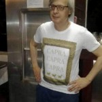 Vittorio Sgarbi, il suo celeberrimo insulto "Capra, capra, capra" sulle magliette di Happiness