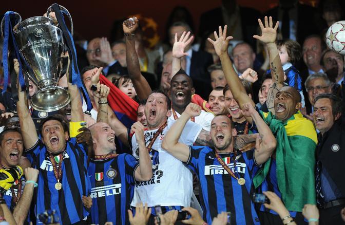 Marco Materazzi e Javier Zanetti sostengono Massimo Moratti