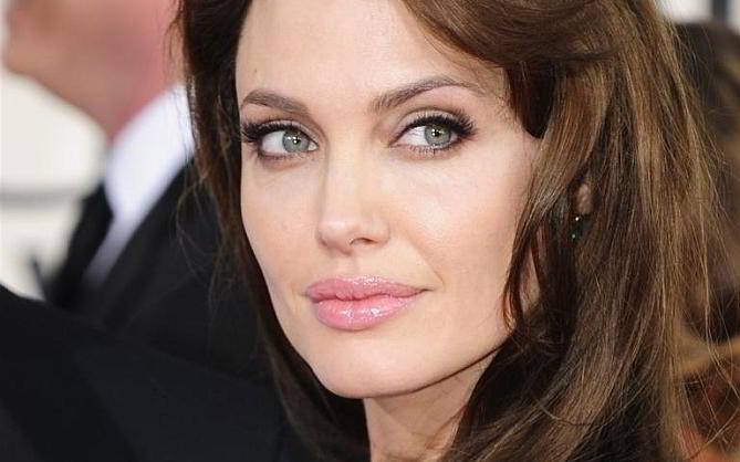 Angelina Jolie parla della sua collaborazione con il marito nel film Unbroken