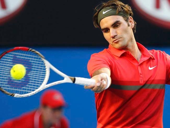 Roger Federer si ritira per i problemi alla schiena e  rinuncia a giocare la finale del Masters 2014 