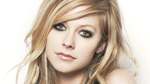 Avril Lavigne è gravemente malata, fans preoccupati per la sua salute