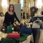 La designer Cinzia Maria Statuto realizzatrice delle borse Clybo