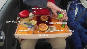 The Jackal ricetta: Pomodoro ripieno di insalata di finocchi e capperi con maionese all'arancia 
