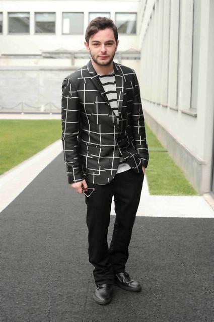 Lorenzo Fragola veste Armani alla settimana della moda milanese