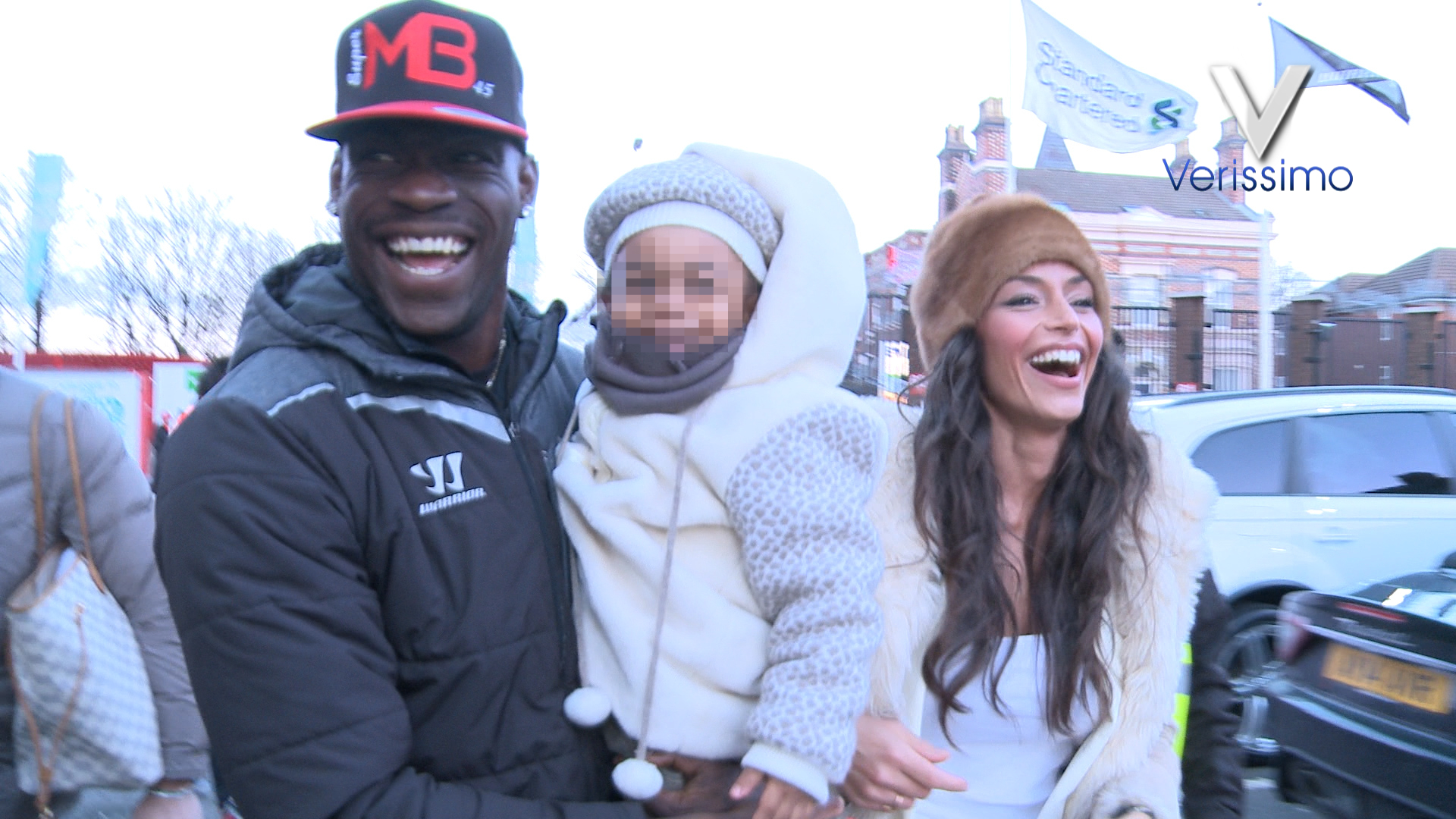 Mario Balotelli e Raffaella Fico insieme a Pia a Liverpool: le foto di Verissimo