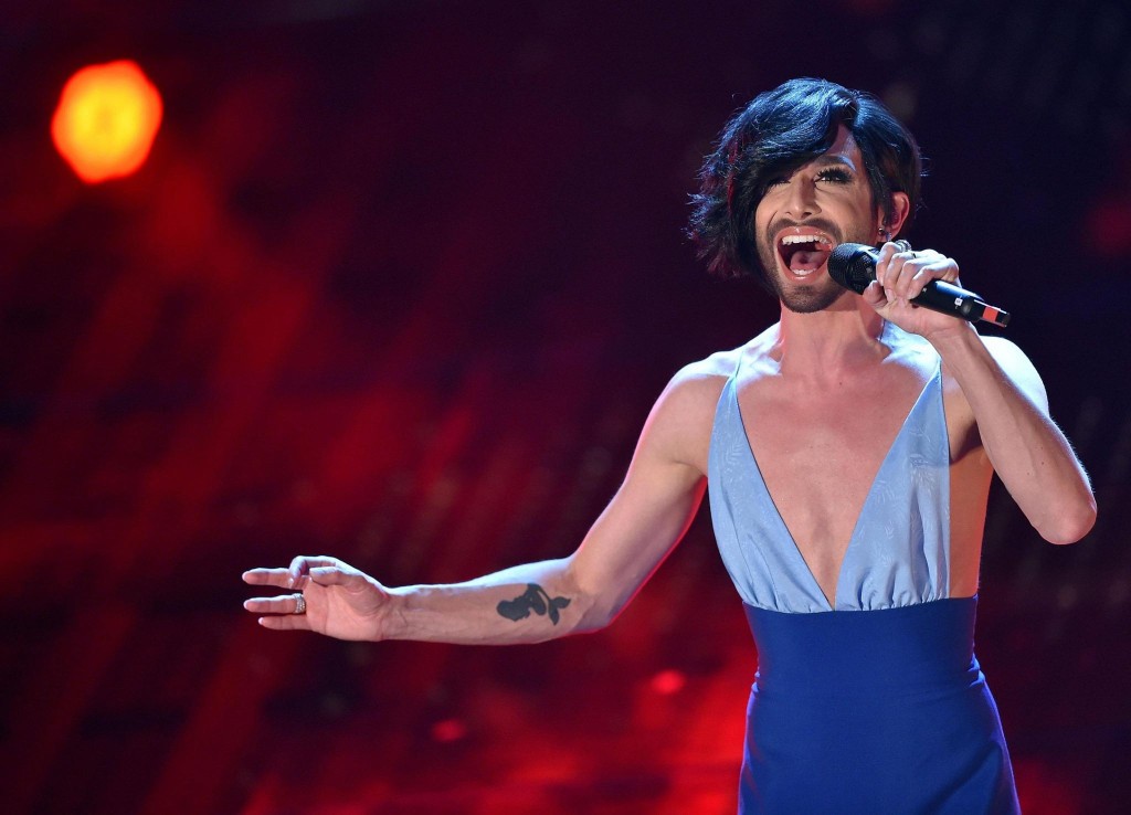 Conchita Wurst sul palco dell'Ariston Sanremo 2015
