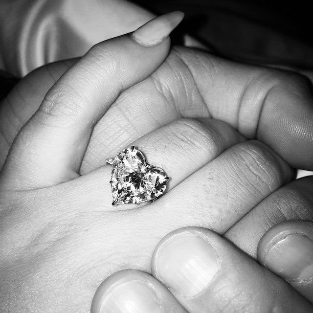 Lady Gaga matrimonio alle porte con Taylor Kinney, ecco l'anello di fidanzamento