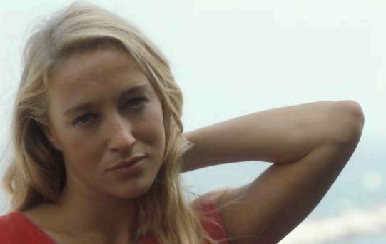 Eleonora Giorgi svela la storia d’amore con Massimo Troisi Eleonora Giorgi