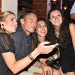 Ilary Blasi e Francesco Totti a Forte dei Marmi foto con i fans