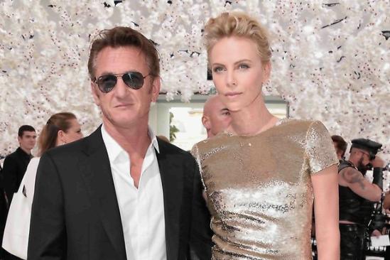 Sean Penn e Charlize Theron: i due premi Oscar calano il sipario sulla loro storia d’amore Sean Penn e Charlize Theron