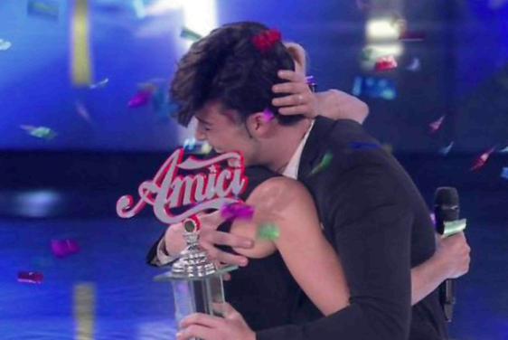 Amici 14: conferenza stampa post finale, la De Filippi: “Basta con le critiche a chi esce da un talent”
