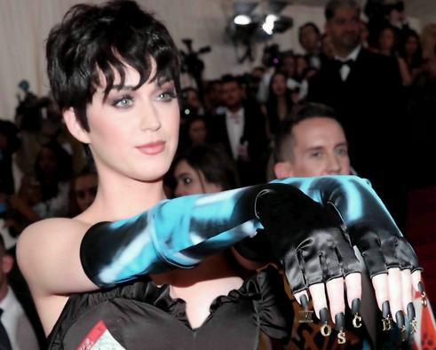 Katy Perry nuova testimonial di Moschino katy perry moschino 2015