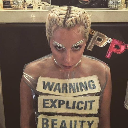 Lady Gaga: nuovo album Warning Explicit Beauty