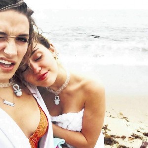 Miley Cyrus e Katy Weaver insieme su Instagram