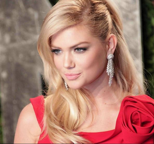 Kate Upton sensuale per il calendario di CR Men’s Book Kate Upton CR Men's Book
