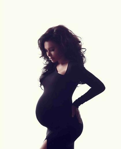 Naya Rivera senza veli mostra il pancione