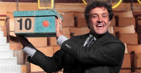 Nuova stagione di pacchi. Ricomincia Affari Tuoi ! affari tuoi