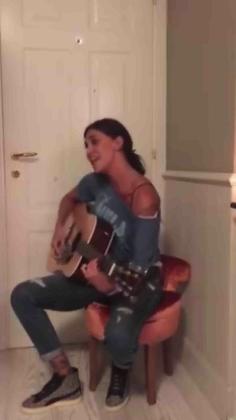 Belen Rodriguez canta per i fan su Instagram belen rodriguez canta