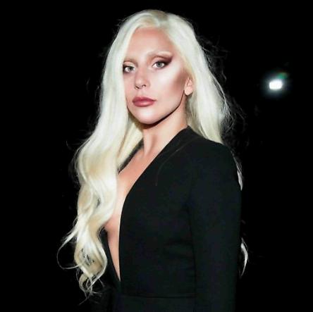 Lady Gaga alla New York Fashion Week 2015: ecco il suo look