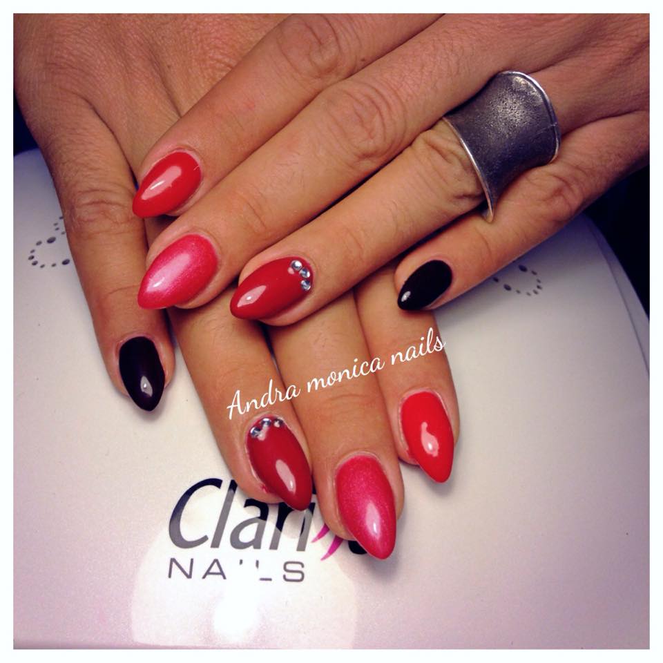 Nails Beauty: monocolore rosso bordeaux 