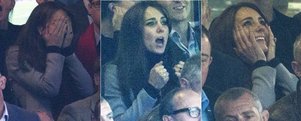 La principessa Kate esulta tra i Rugbisti Kate Middleton sugli spalti all'incontro di rugby Galles-Australia