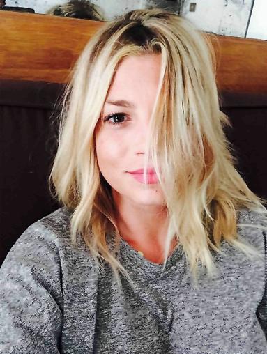 Emma Marrone ironizza sulla sua vita sentimentale: “Quelli che stanno con me si sposano, io mai!”